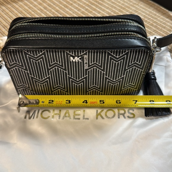 Michael Kors Crossbody Camera Style Bag - Picture 8 of 17